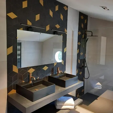 Garatenborda Proche Biarritz Avec Piscine Jacuzzi Salle De Sport Parking Petanque Fronton *